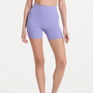 Vuori studio pocket shorts size small